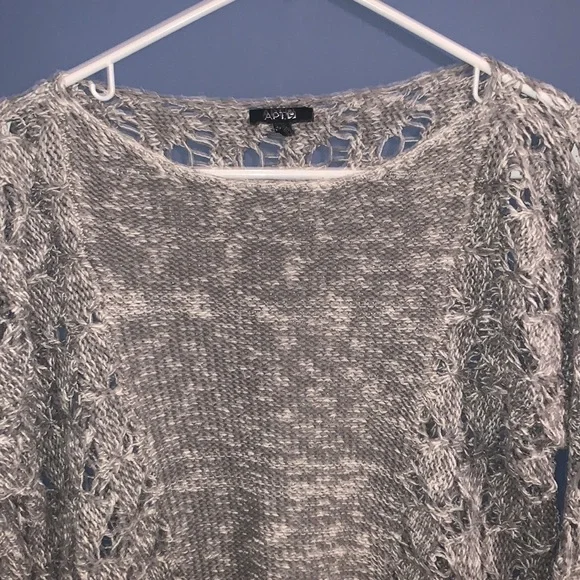 Apt 9, gray and white mesh sweater size M - Picture 2 of 5